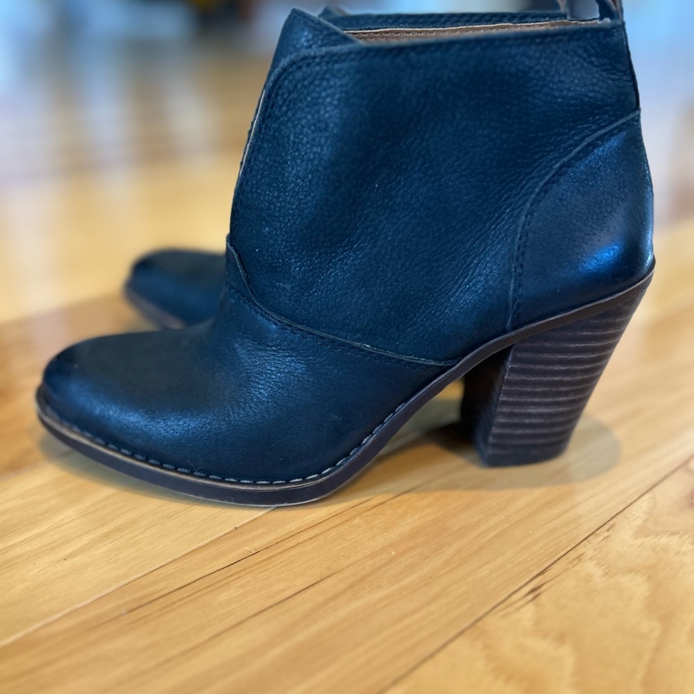 Lucky Brand Ehllen Leather Ankle Boots Booties For Women - Picture 3 of 13